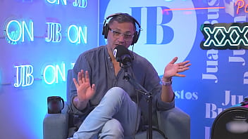 8 orgasmos de esencia migrante latina de gran culo termina haciendo garganta profunda en juan bustos podcast