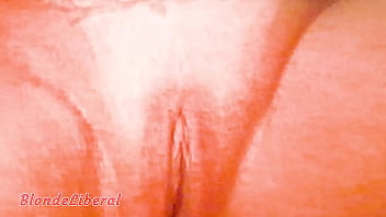 Mais algum macho para eu atender seus desejos de uma bela gozada na boca marca comigo que estou esperando - trailer