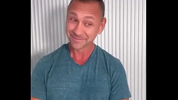 Theluckystepdad hilarious bucky’s bathroom encounter a fan’s surprise recognition turns into a funny momen
