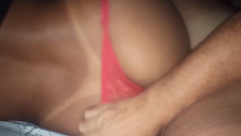 Me punheta e tomou uma chuva de porra no rabo