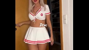 Wer möchte meine bezaubernde jenny sehen folge ihr direkt auf x und schreib ihr eine nachricht – oder tritt ihrem