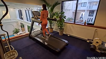 Ero in palestra ed un ragazzo si è avvicinato non è stevemorireali was in the gym and a boy approached