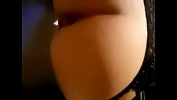 Metiéndole un tapón a mi novia