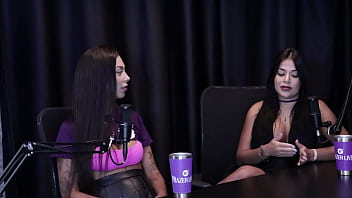 Morena safada mostra os lindos peitos e a buceta depois de falar que queria transar mas os homens não chegavam e brindaram aos hates - renatinha melo watch sheer red