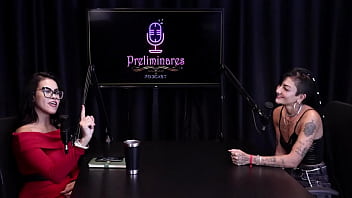 Tirou a roupa após a convidada falar que faz conteúdo de rotina nas redes sociais tem muito fã na cidade e não deixa as coisas te afetar - caroleta roots watch sheer red
