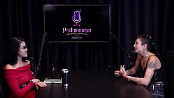 Tirou a roupa após a convidada falar que faz conteúdo de rotina nas redes sociais tem muito fã na cidade e não deixa as coisas te afetar - caroleta roots watch sheer red