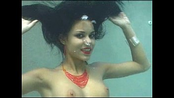Sex underwater - ruby red lips 1 2