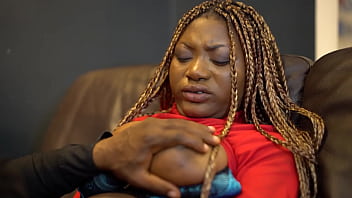 Cette fille sexy se fait baiser par le maire après publication de banc son fiancé étant en restart au rendez vous