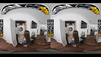 Virtual porn - your step sister josie tucker gets on her knees & sucks your dick then lets you fuck her pussy