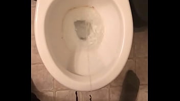 Piss lovers click here