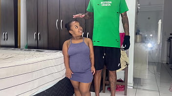Lancei o anazinha com a altura de baixinhcm no meu canal ela mamou em e diu pra eu não colocar o pau todo na bocetinha dela se não ia arregaçar a bocetinha e diu pra