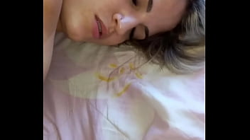 Loira safada deu a bucetinha e pediu pra comer o cuzinho e ainda levou porra dentro **completo no red e sheer**