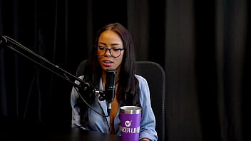 Morena safada mostra o seu boquete mostra os peitos e a bucetinha gostosa depois de falar que não se sentiria a vontade com cuspe - alice vasconcelos watch sheer red especial páscoa