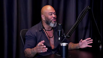 Fazia atendimento antes de seu expediente ficou nervosa por achar que iriam comer seu cu fez a tatuagem em uma suruba e a sua exposição - annie clementine watch sheer red