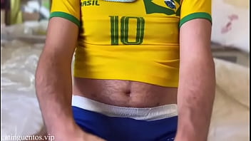 Ageplay o puto sente prazer em usar fralda chupar chupeta de postar o resumão no meu blog e no #fet