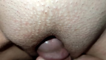 Sexo amador com a esposa gemendo fodendo o bucetão e fazendo a safada gozar no meu pau e depois um creampie dentro da buceta dela