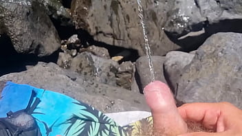 Asmr privé - compilation di pisciate di un grosso cazzo italiano in pubblico e in casa ti piscio in bocca troia - docce dorate - guarda come piscio per te e godi