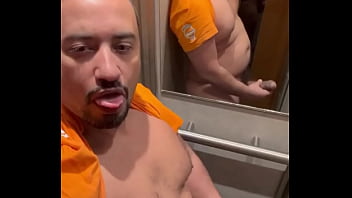 E aí encara ou vai correr como as francesas fazem alors tu encaisses ou tu vas t’enfuir comme le font les f