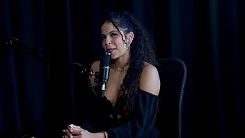 Safada faz uma dança sensual após falar que não faz sexo anal gosta das preliminares adora chupar transou em trilha e seus fetiches - sweet karolzinha watch sheer red