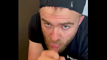I love feeling a guys dick get harder and harder until they literally can’t take it anymore you can tell this guy was s