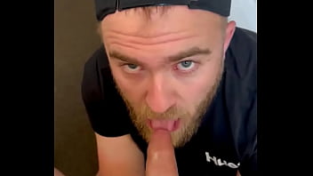 I love feeling a guys dick get harder and harder until they literally can’t take it anymore you can tell this guy was s