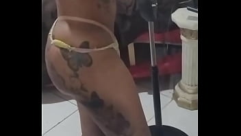 Recebi uma proposta de gravar com outra trans me comendo oque acham não reparei na valsinha amarrada pq essa e a que eu