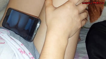 Isso que acontece quando meia-irmã assiste porno buceta fica piscando branquinha nao resiste bate uma punheta e pede para fuder gostoso ate sua buceta gozar