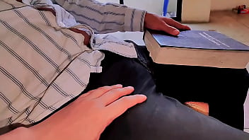¡¡no veas porno mejor lee la biblia madrastra culona es follada por su hijastro sexo real casero