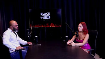 A mãe e pai a apoia transou com três respondeu as perguntas do "eu nunca" e mama senta ou passa - bruna ferrari watch sheer red