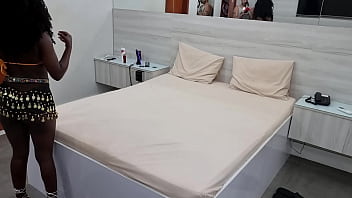 Bastidores da primeira vez no porno da sensacional alicia ribeiro fazendo anal pela primeira vez e experimentando 2 picas ao mesmo tempo na bucetinha