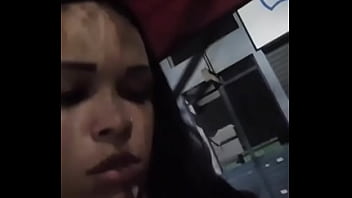 Negão me comeu gostoso não aguentou tirou a camisinha e depois tacou na minha boca fez eu ir embora escorrendo leite pe
