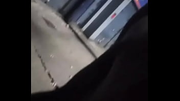 Negão me comeu gostoso não aguentou tirou a camisinha e depois tacou na minha boca fez eu ir embora escorrendo leite pe