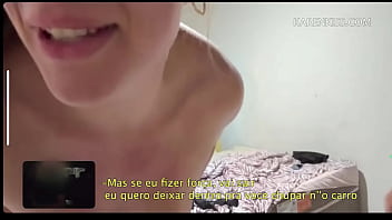 O corno no carro batendo punheta e o macho soltando todo sua porra dentro e no final ele pediu pra ver mas não deixei