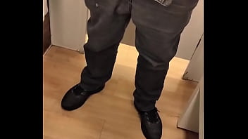 Ontem foi dia de arrumar o guarda roupa e dar aquela punhetadinha no provador é de lei confere lá no privacy tem 1
