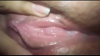 Peruana excitada y mojada