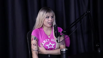 Gravou poucos fetiches namora um policial que a ajuda em algumas cenas foi uma surpresa para a família e recebeu crítica por fazer um cosplay - gabriella gushi watch sheer red