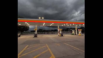 Storms rolling in anyone on here an actual storm tornado chaser i'm dead serious about that too my step mom and i used t