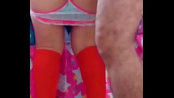 Estaba tan caliente que le pedí al vecino me folle pero tiene una mini verguita aunque estaba cachonda así que le di chance de todos modos pero aún quedé con ganas ¿algún vergudo disponible