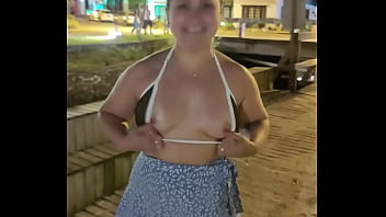 Brincadeiras pela cidade se exibindo em público pelas ruas e pela praia com final feliz - vídeo completo no red