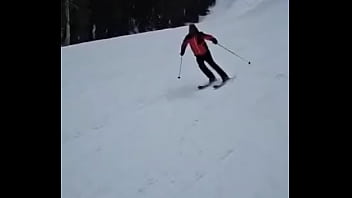 I’m having a blast skiing in mammoth i did 28 miles on day 1 time for day 2 ️catch me if you can