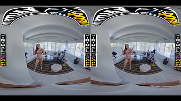Virtual porn - stepsister mae milano gets down and stuffs her mouth with her stepbro's dick making him moan in pleasure