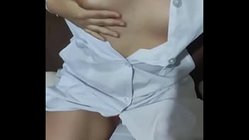 Nalgona cogiendose a su hermanastro se pone en cuatro para que se lo entierren duro por ese rico culo