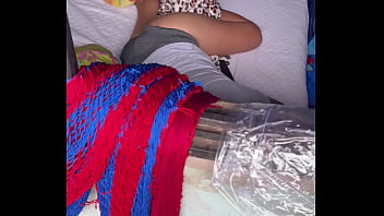 Espiando a mi vecina por la ventana y me masturbo viendo su rico culo todos mis videos completos en mi página de sexy lana more