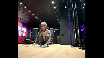 Challenge accepted the friend you send this video who can do the split goes to the gym is invited to participate in the