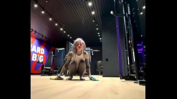 Challenge accepted the friend you send this video who can do the split goes to the gym is invited to participate in the