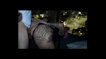 Policial da putaria transando com meliantes - policial transando com homem que abordou no meio da rua - policial feminina algemada transando e dando a bucetinha -gozando na boca da policial safada