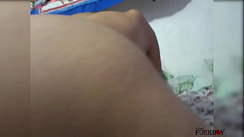 Sólo tenia que mirar como juega con su dildo nuevo pero no pude resistirme y me la cogí por el culo de perrito