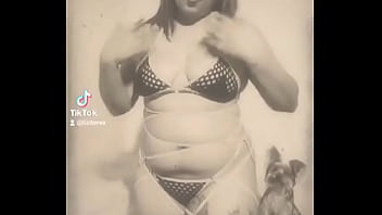 Dale mucho amor a esta publicación y sígueme en tik tok #porno #curvygirlsvip #plussizegirl #xvideosِ #p