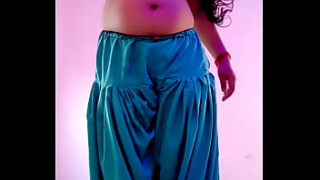 18 year indian girl video leaked while she is showing her sexy body to her boyfriend on video call