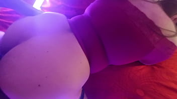 Doble creampie a hotwife puta latina colombiana con cameltoe gigante leche de la boca a las tetas 3